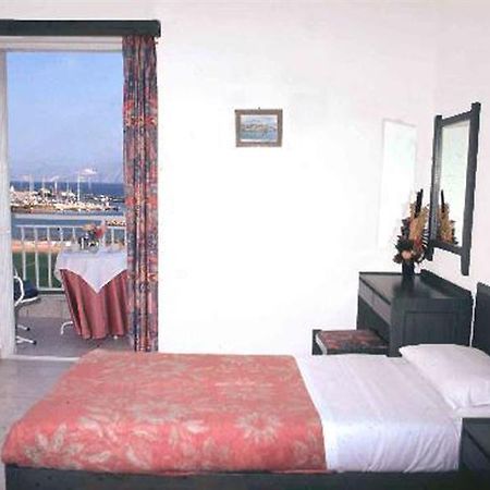Bousoulas Apartments Agios Nikolaos  Bagian luar foto